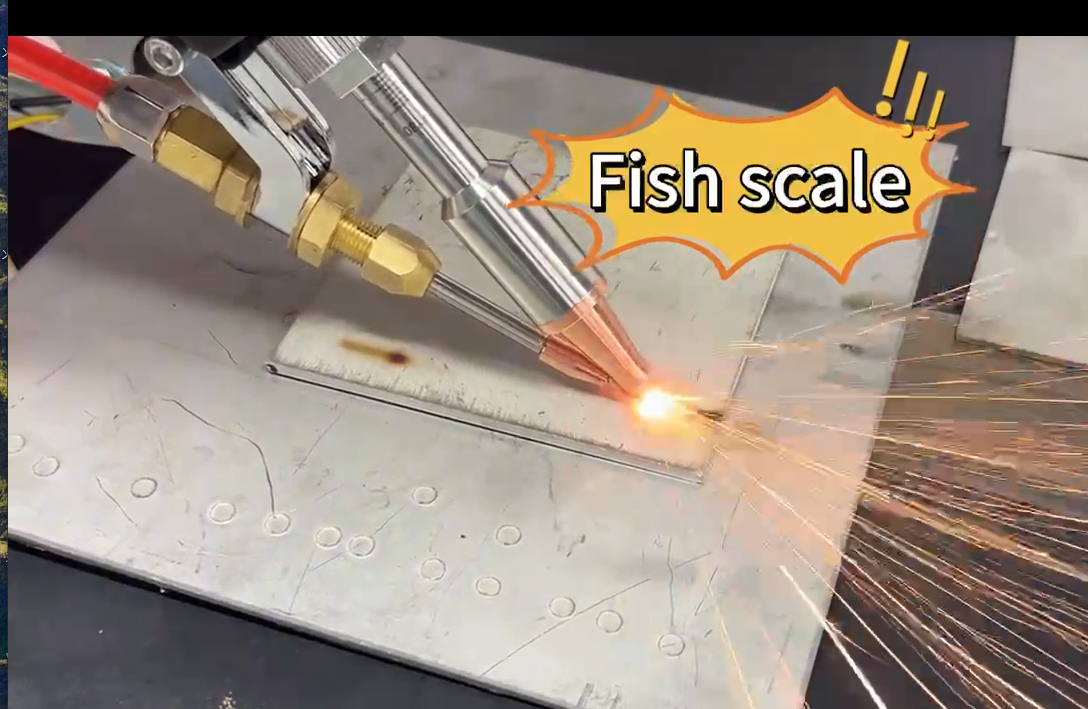 Four In One Air Cooling Handhe - Industrial Laser Welder Constant ulasan dan harga